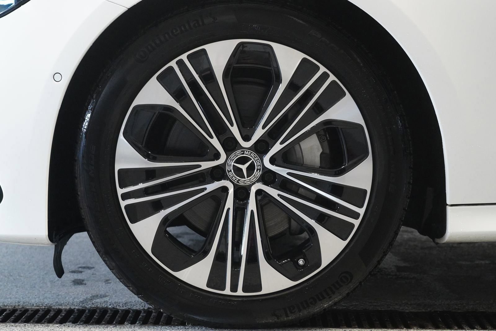 Certified 2025 Mercedes-Benz E 350 4MATIC Sedan image 8