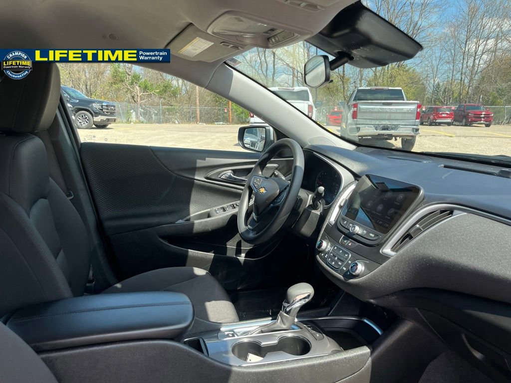 Used 2025 Chevrolet Malibu LT FWD image 37