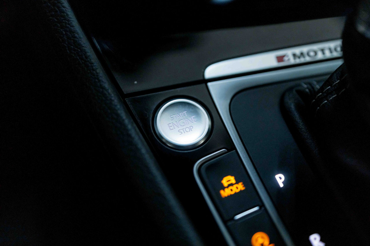 Used 2018 Volkswagen Golf R DCS and Navigation 7A image 66