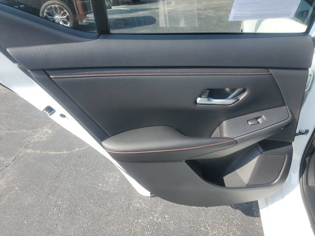 Certified 2024 Nissan Sentra SR FWD image 9