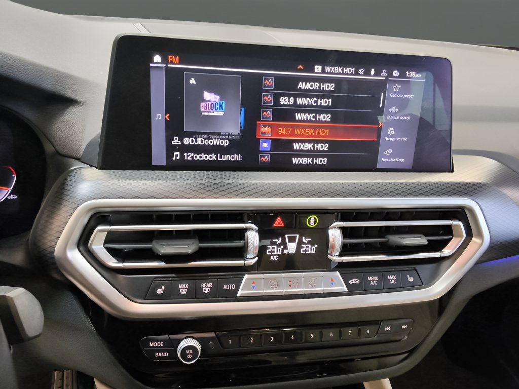 Used 2023 BMW X4 xDrive30i AWD/4WD image 31