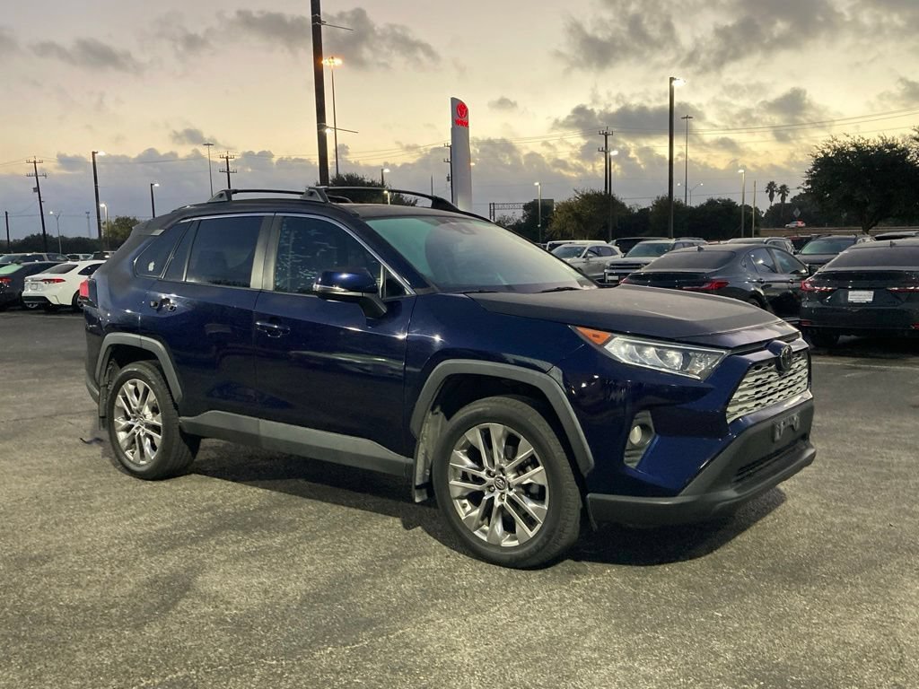 Used 2021 Toyota RAV4 XLE Premium FWD image 3