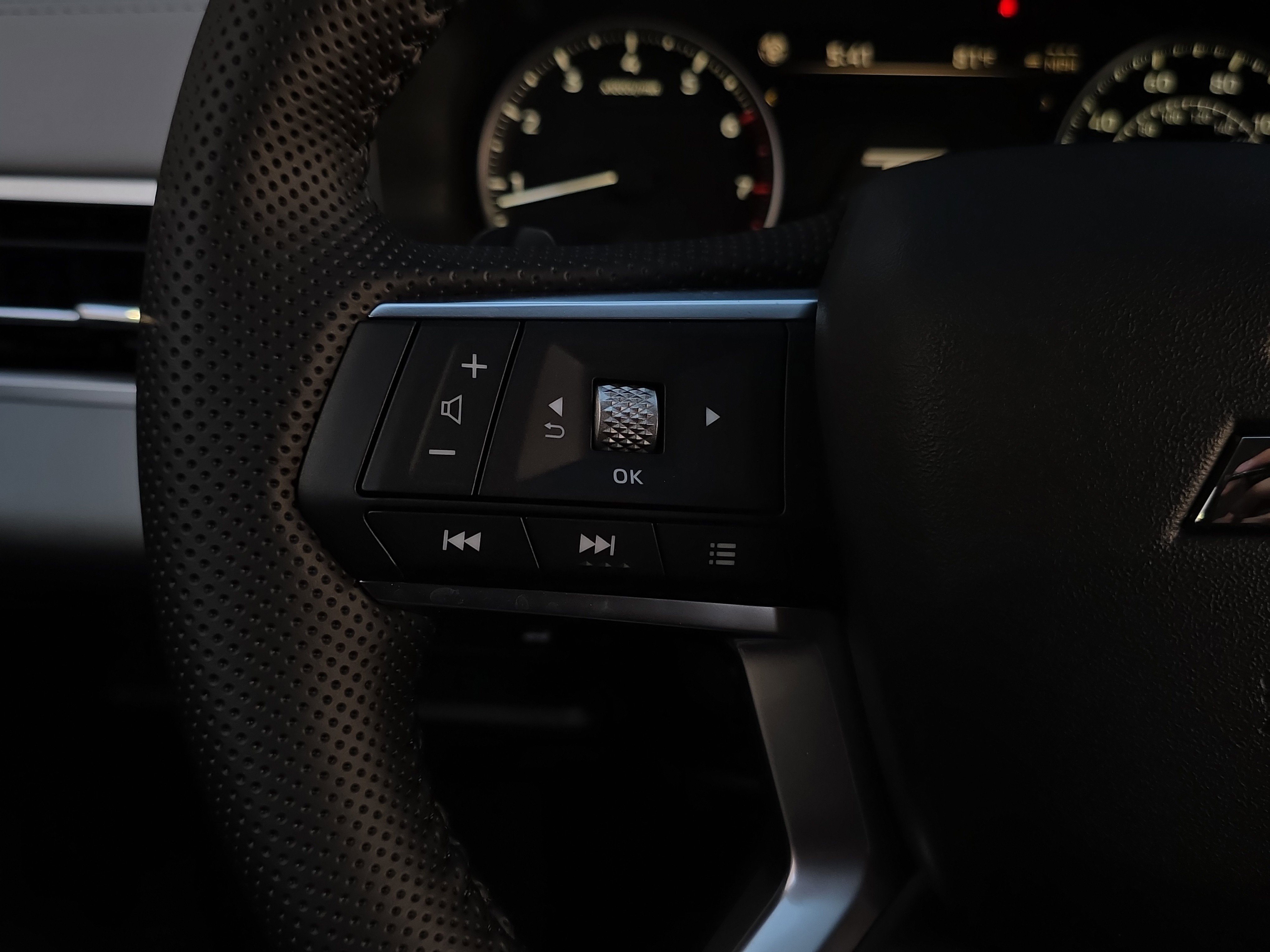 New 2025 Mitsubishi Outlander SE image 12