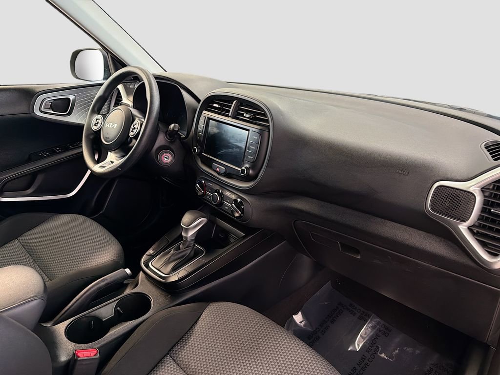 Used 2022 Kia Soul LX image 27