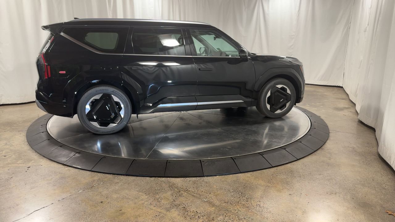 New 2026 Kia EV9 Land image 9