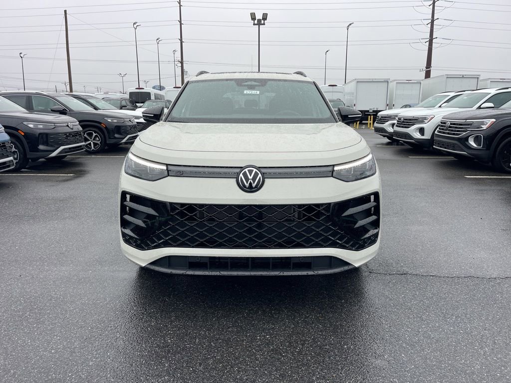 New 2026 Volkswagen Tiguan SE R-Line AWD/4WD image 3