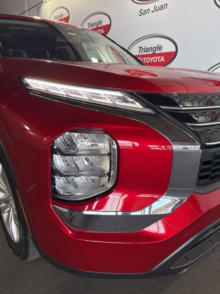 Used 2023 Mitsubishi Outlander ES image 10