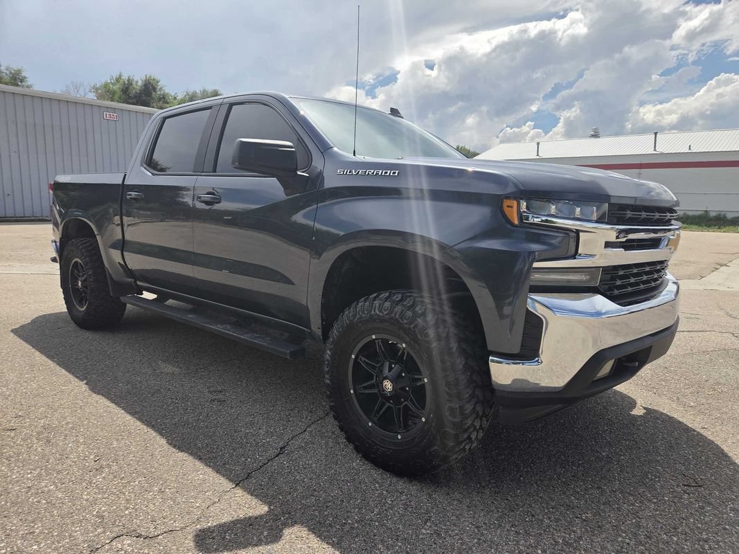 Used 2020 Chevrolet Silverado 1500 LT w/ Fleet Comfort Package AWD/4WD image 1