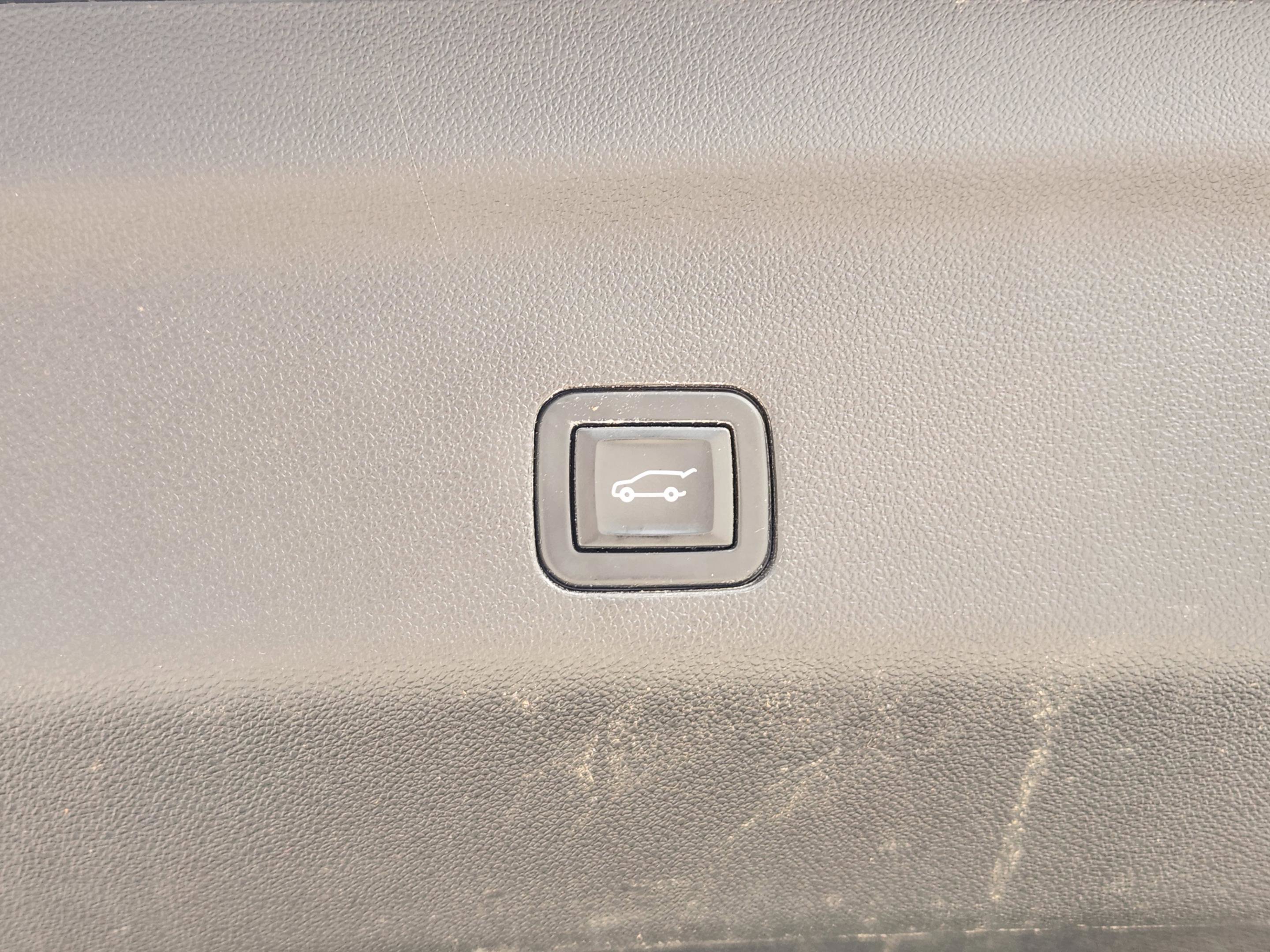 Used 2021 Cadillac Escalade Premium Luxury AWD/4WD image 35