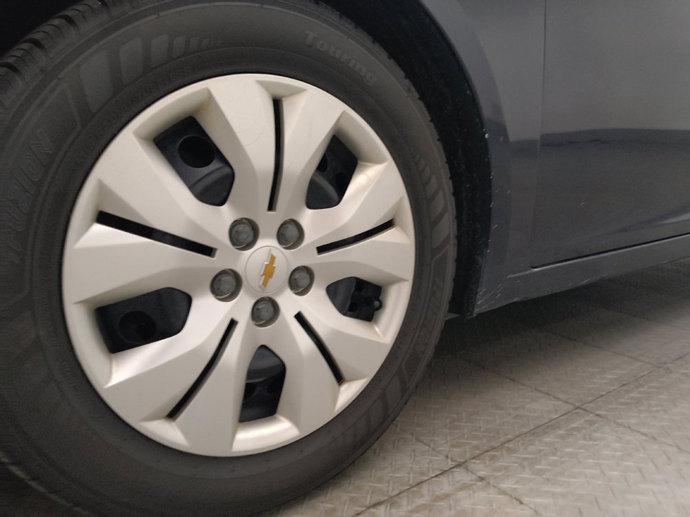 Used 2014 Chevrolet Cruze LS FWD image 31