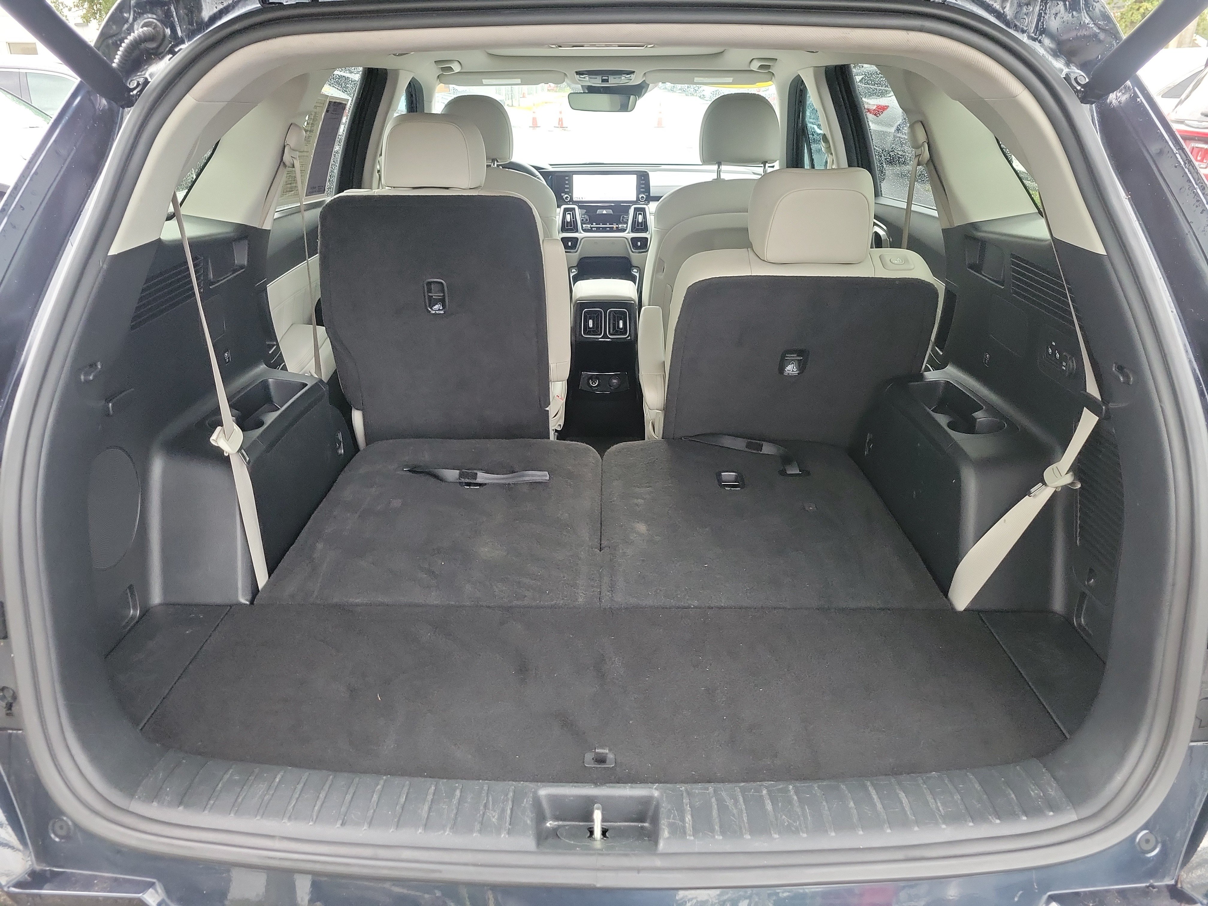 Certified 2022 Kia Sorento SX Prestige w/ Panoramic Sunroof Package AWD/4WD image 12