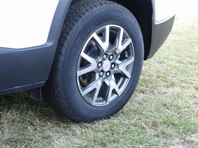 Used 2023 GMC Acadia SLE w/ Driver Convenience Package image 32