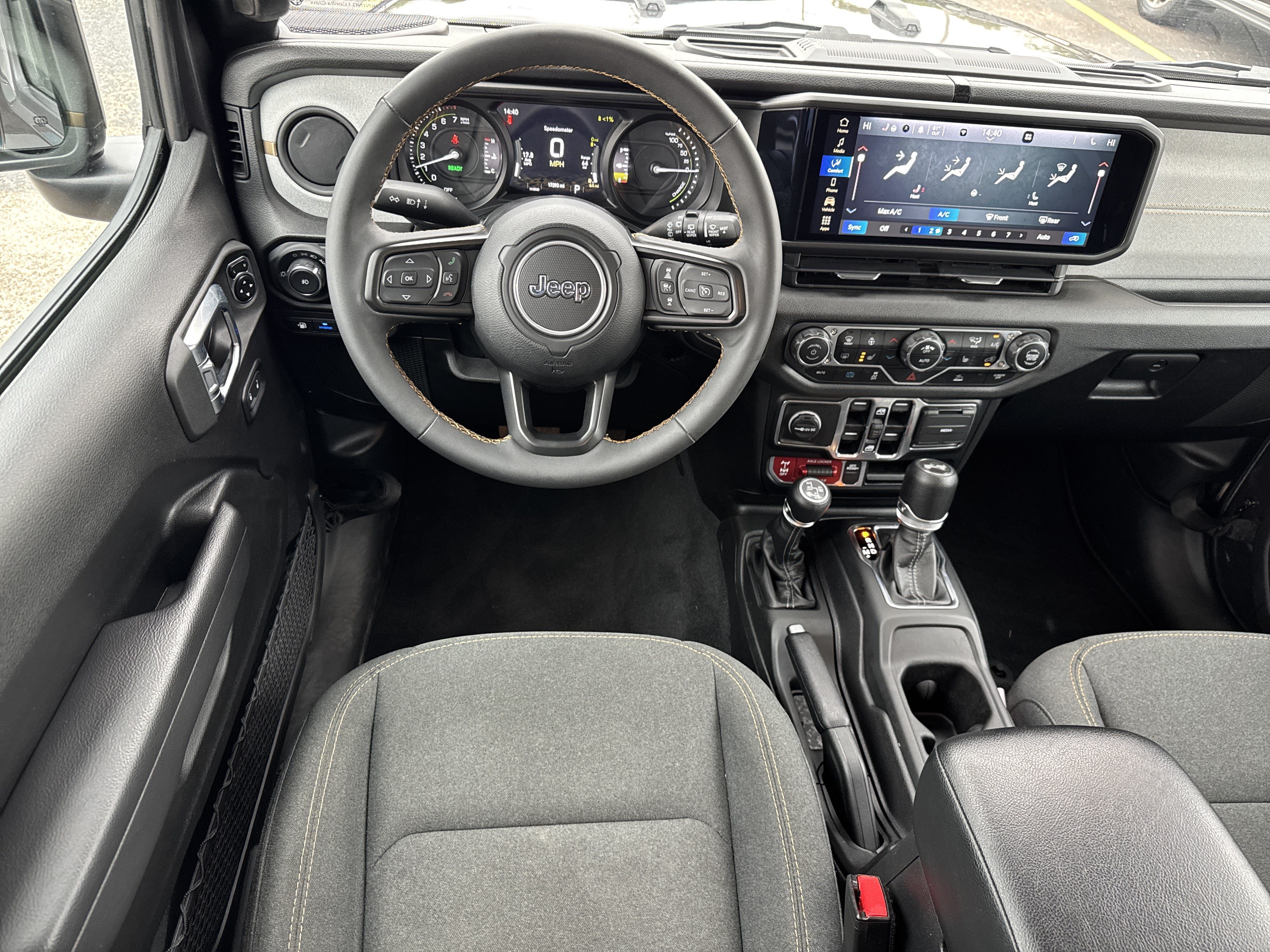 Used 2024 Jeep Wrangler Unlimited AWD/4WD image 7