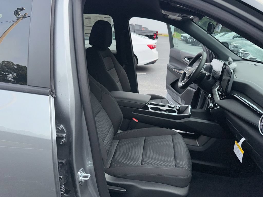 New 2027 Chevrolet Equinox LT w/ Safety and Technology Package FWD image 32