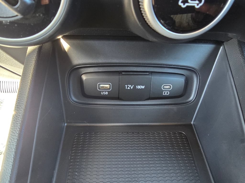 Used 2026 Hyundai Venue SE FWD image 20