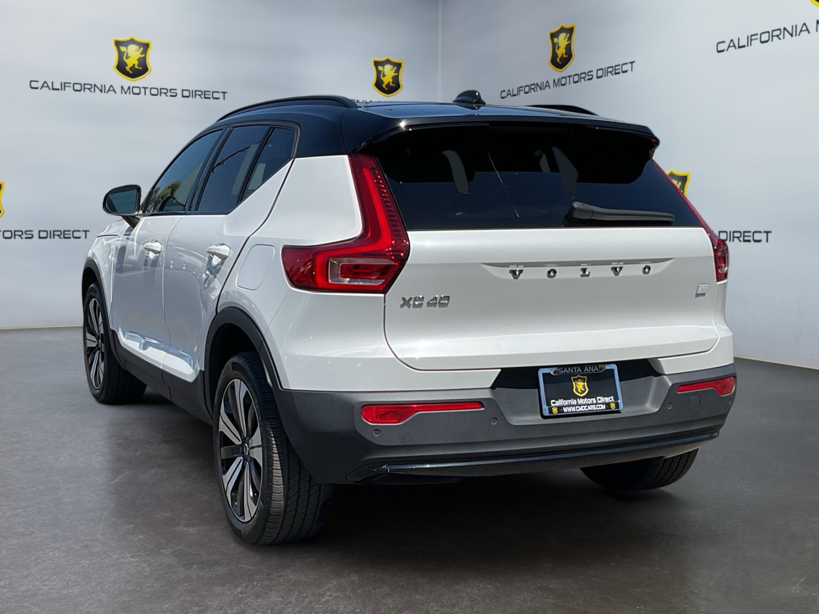 Used 2023 Volvo XC40 Recharge Core AWD/4WD image 7