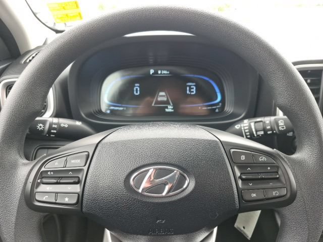 Used 2025 Hyundai Venue SE FWD image 21