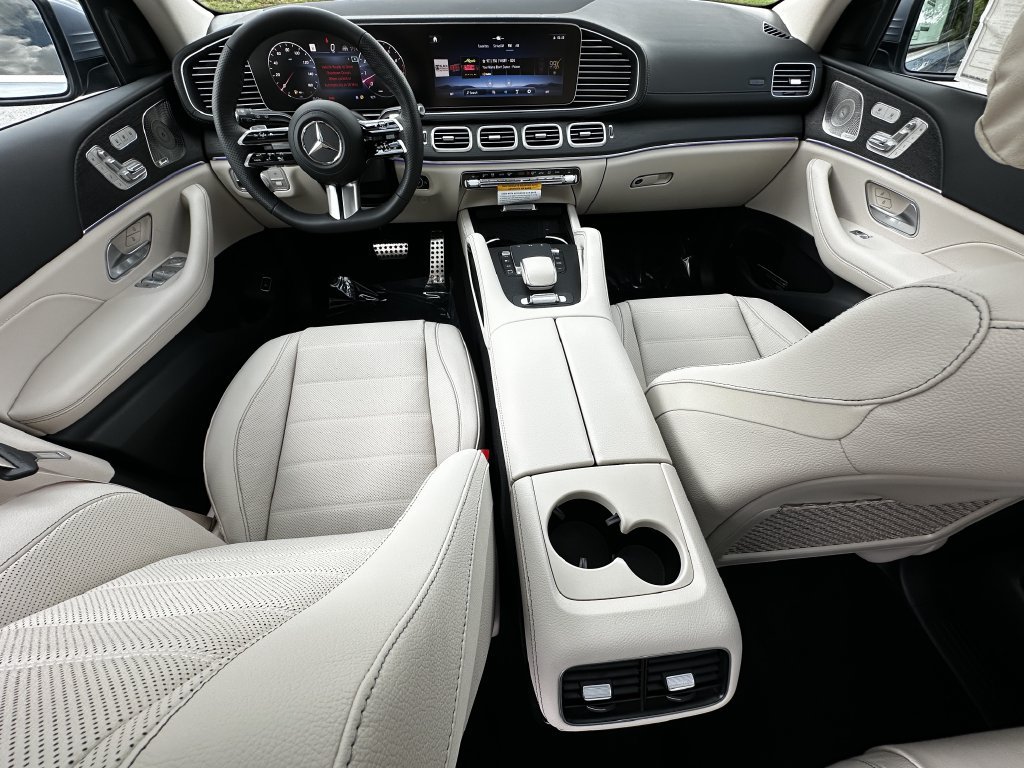 New 2026 Mercedes-Benz GLS 450 4MATIC image 28