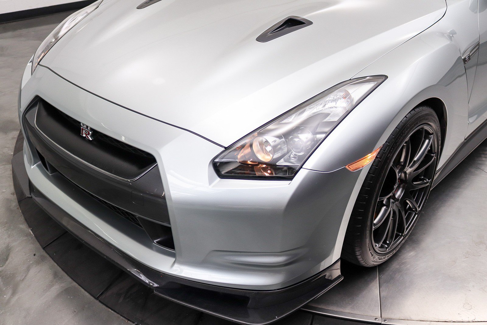 Used 2009 Nissan GT-R Premium AWD/4WD image 10