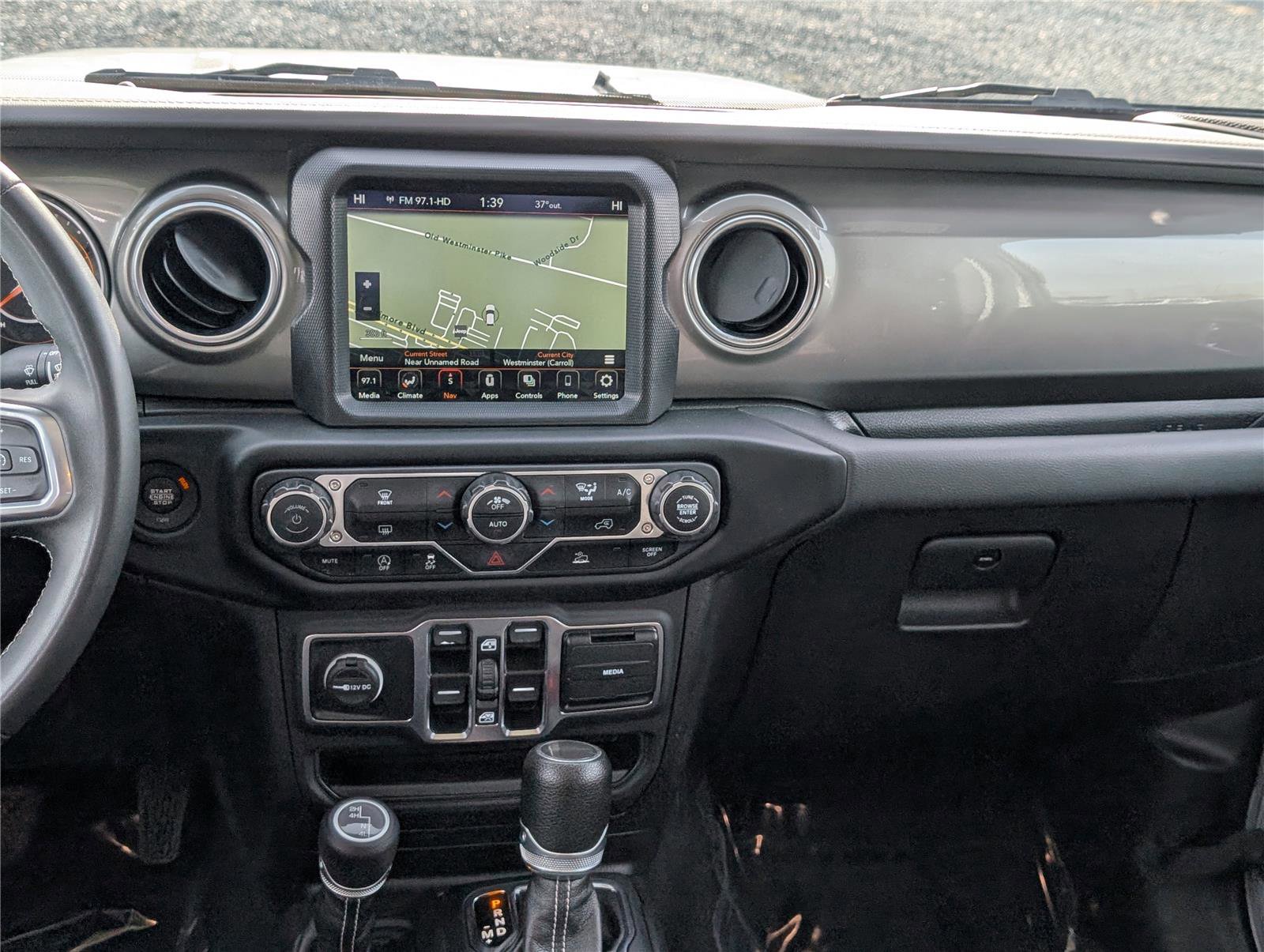 Used 2023 Jeep Gladiator Overland image 17