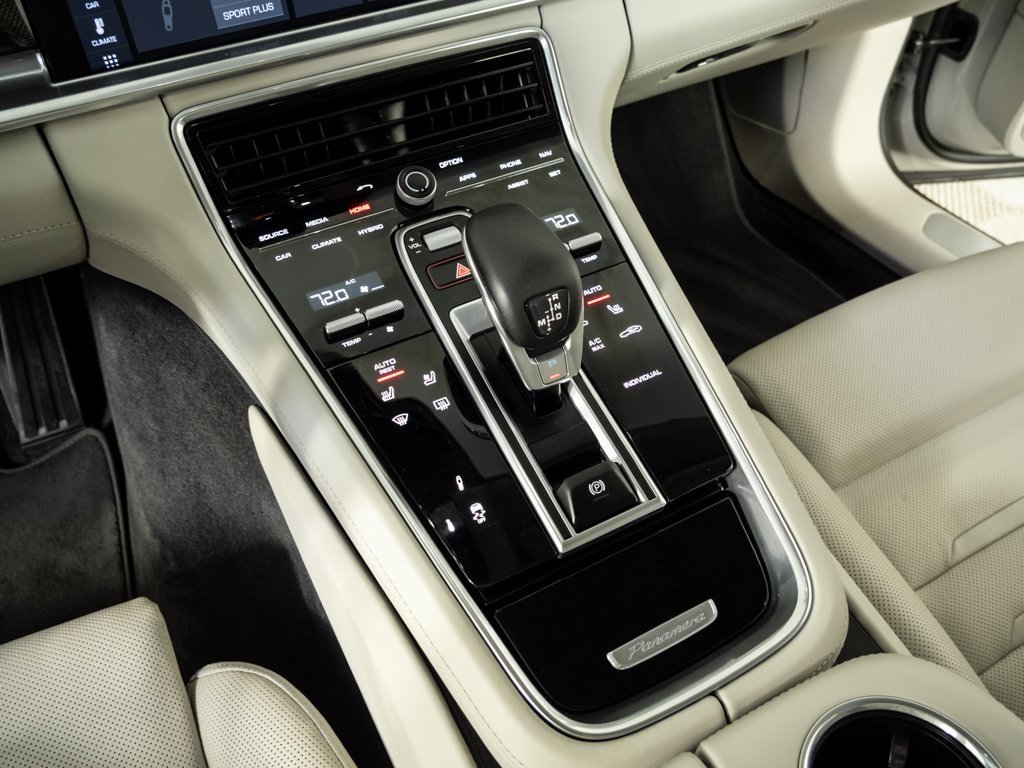 Used 2020 Porsche Panamera 4 image 17