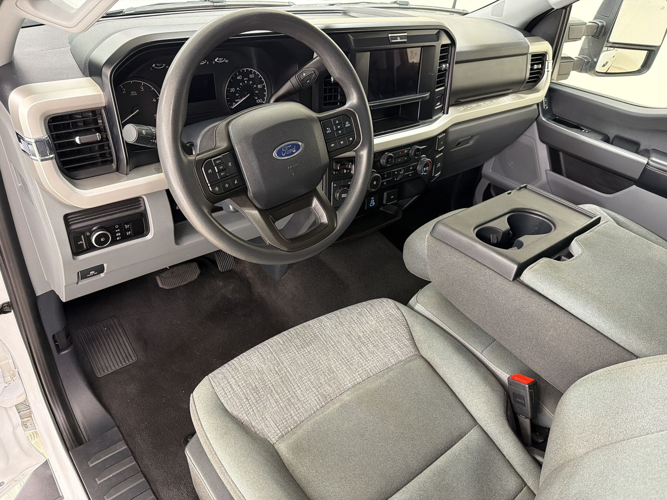 Used 2025 Ford F250 XLT AWD/4WD image 4