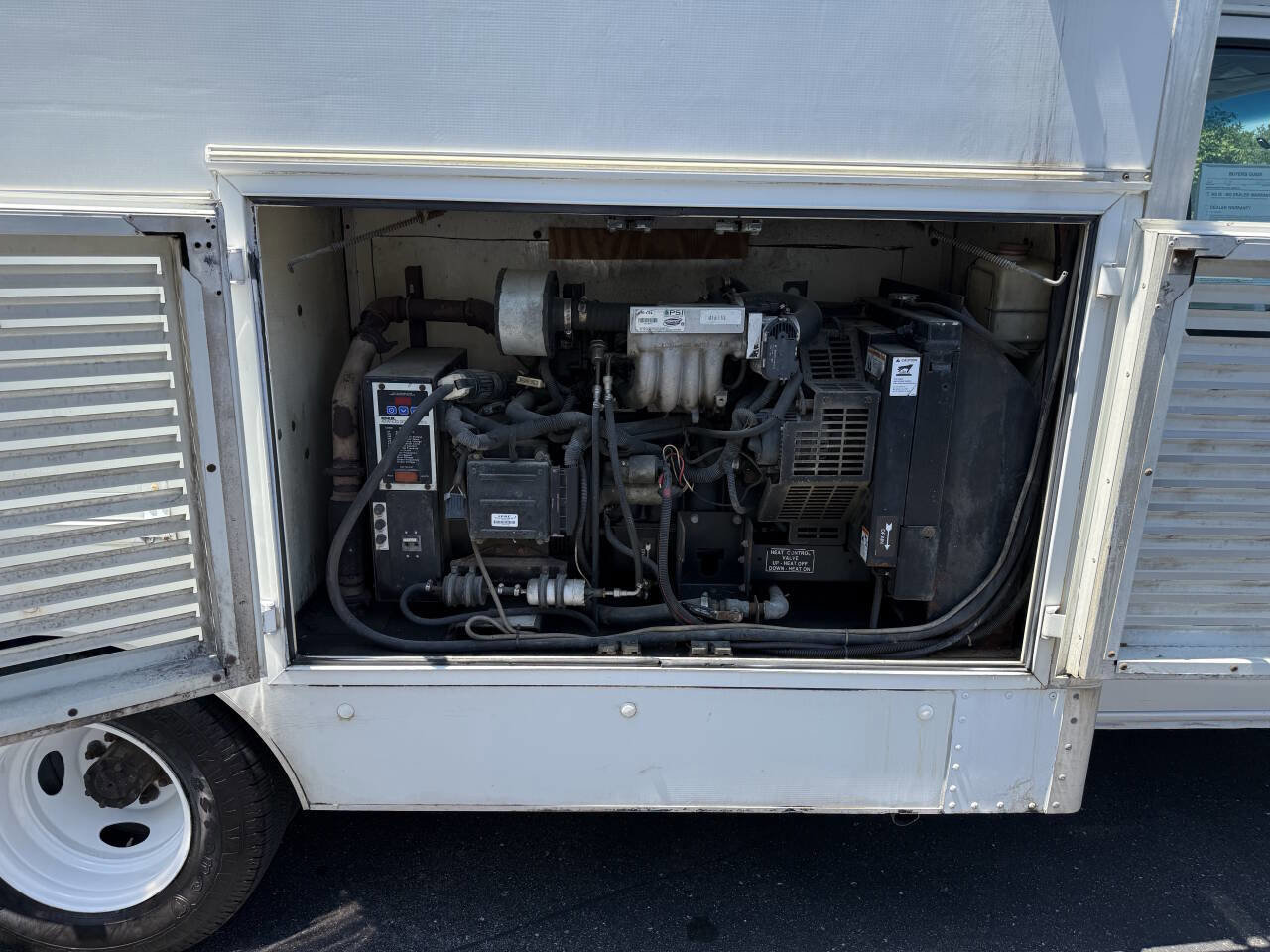 Used 2008 Ford E-350 and Econoline 350 Super Duty image 11