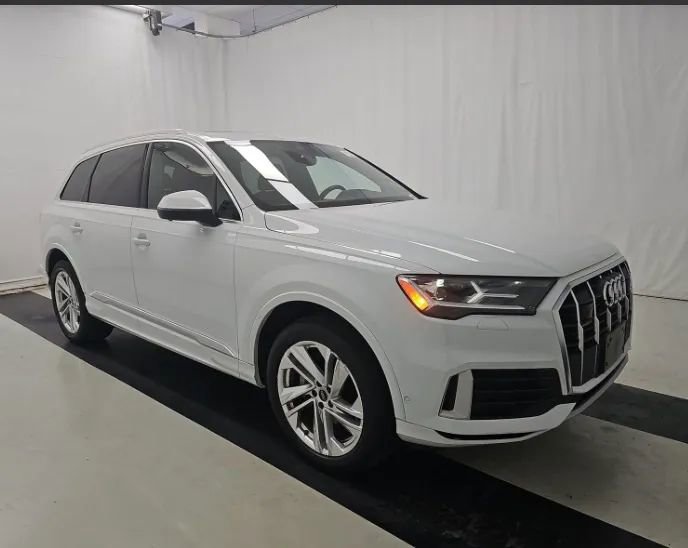 Used 2023 Audi Q7 2.0T Premium w/ Convenience Package AWD/4WD image 2