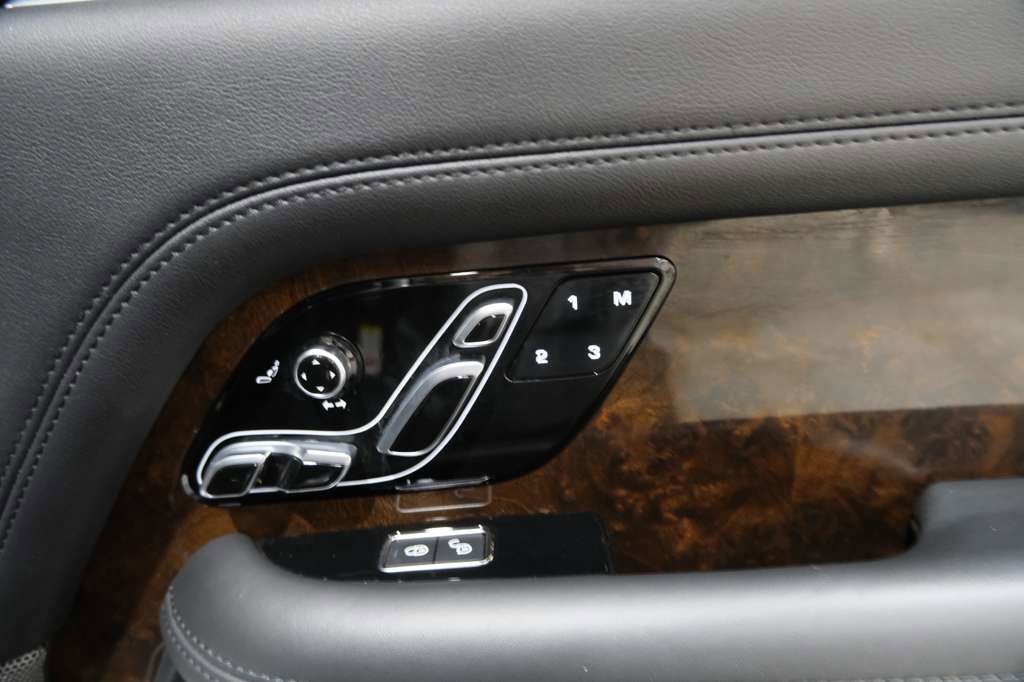 Used 2018 Land Rover Range Rover Supercharged AWD/4WD image 42