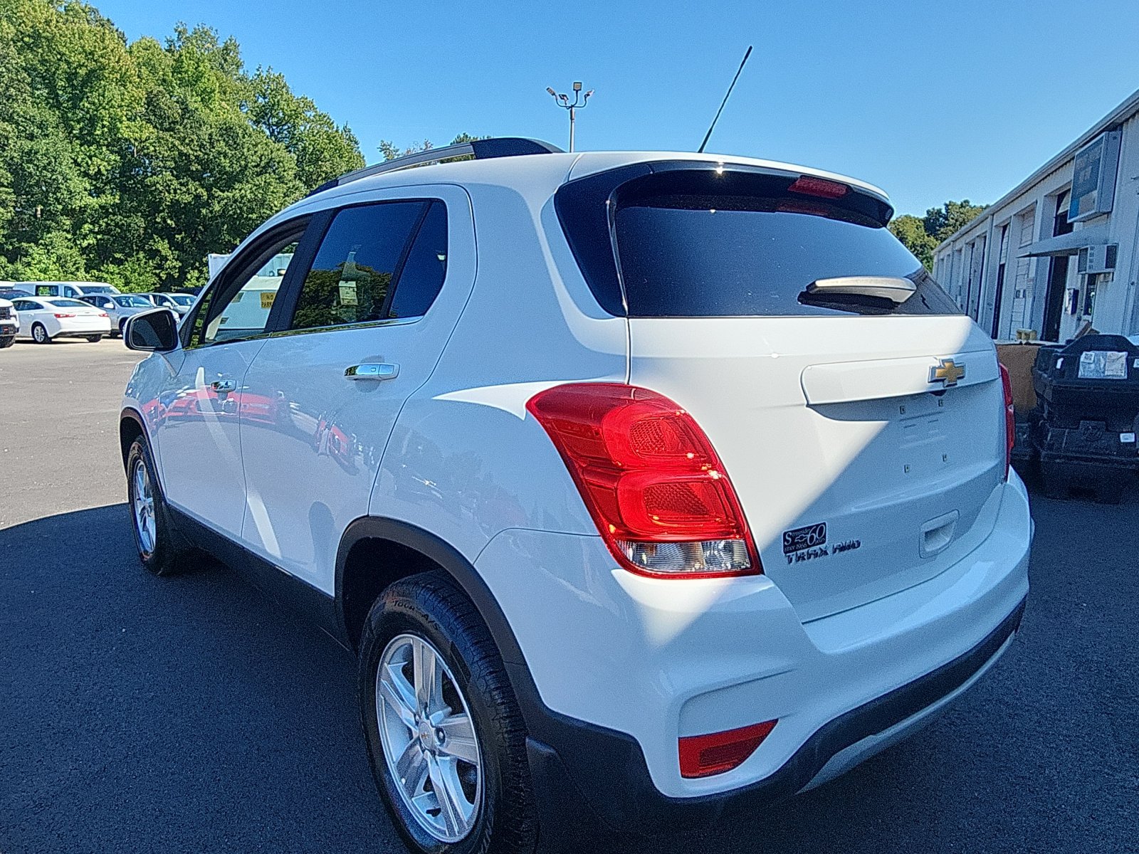 Used 2018 Chevrolet Trax LT w/ LT Convenience Package AWD/4WD image 3