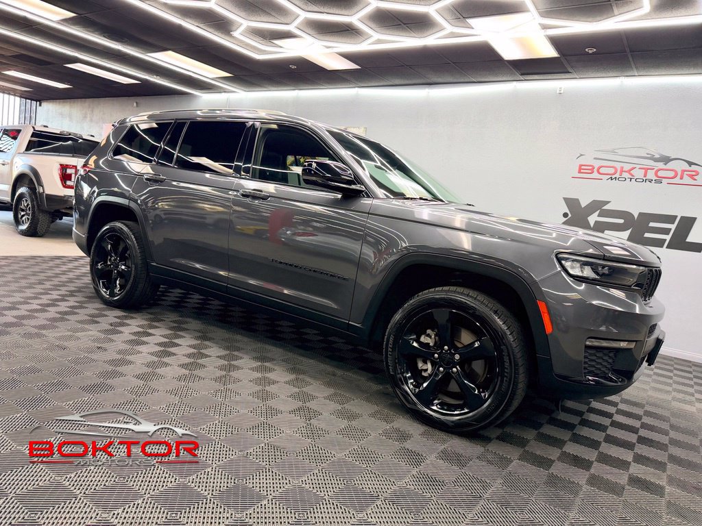 Used 2022 Jeep Grand Cherokee L Limited w/ Black Appearance Package RWD image 1