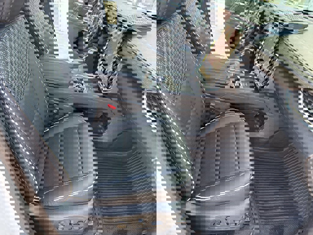 Used 2025 GMC Acadia Denali w/ Super Cruise Package image 33