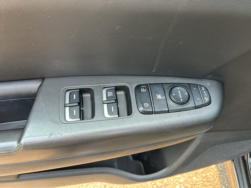 Used 2020 Kia Sportage S FWD image 14