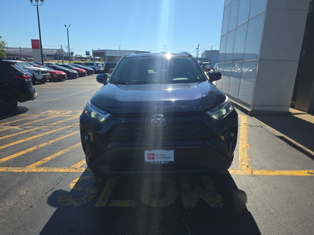 Used 2022 Toyota RAV4 XLE Premium AWD/4WD image 10