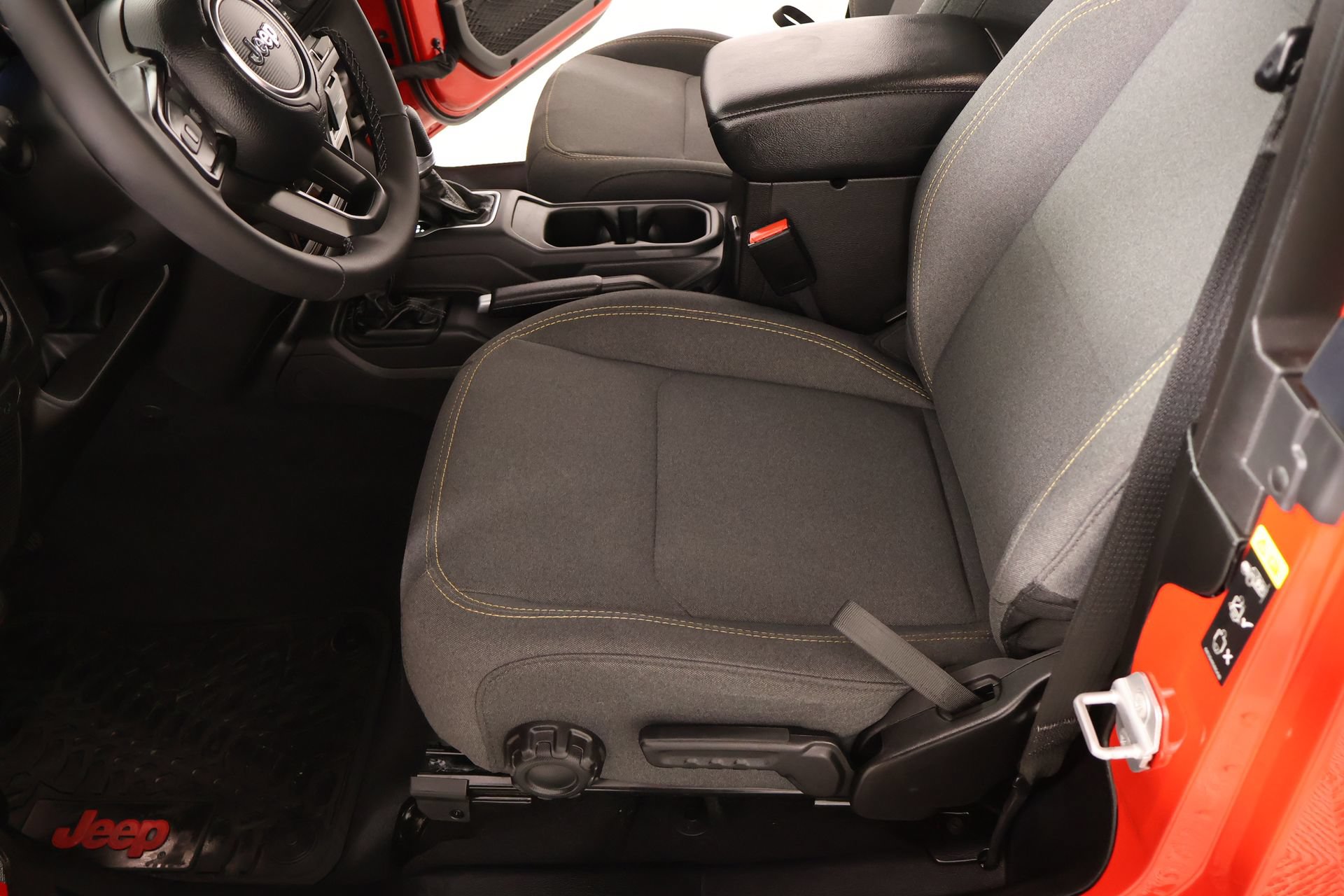Used 2025 Jeep Wrangler Sport AWD/4WD image 11