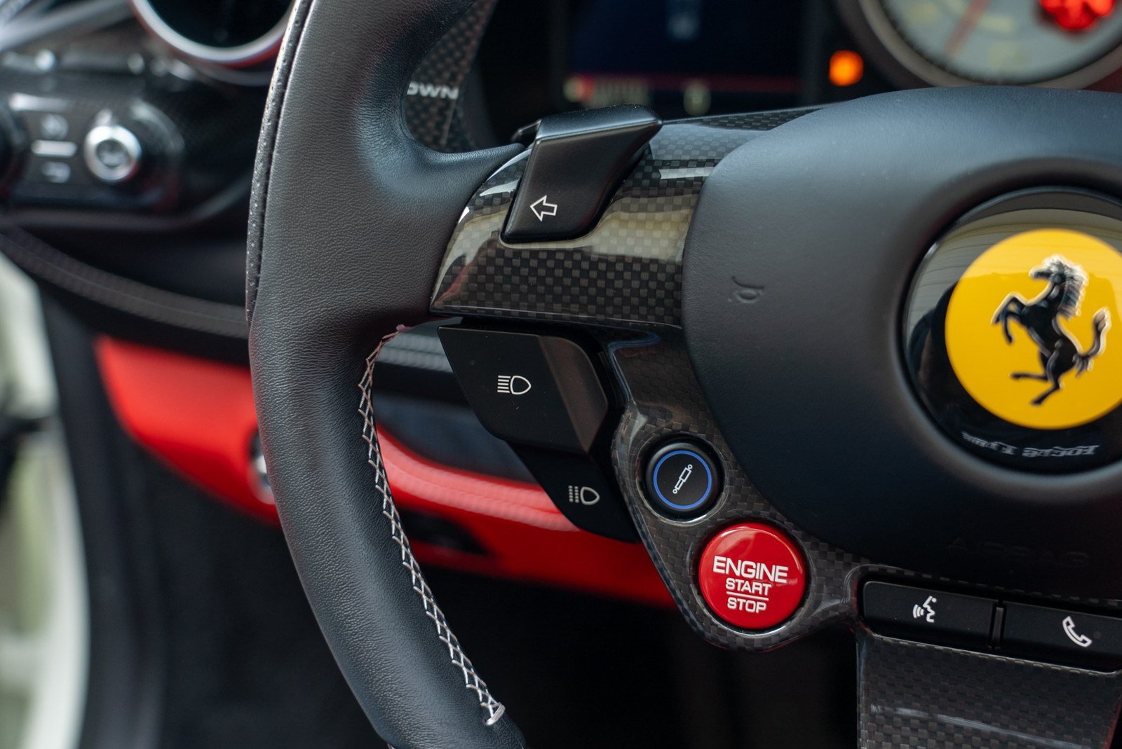 Used 2022 Ferrari F8 Tributo RWD image 43