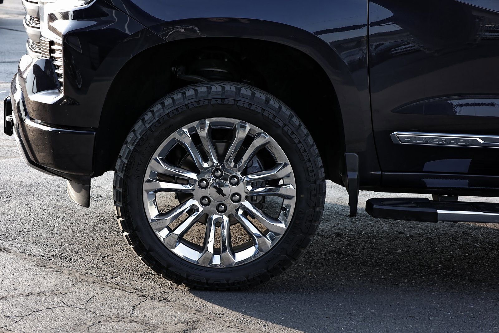 Used 2023 Chevrolet Silverado 1500 High Country image 10