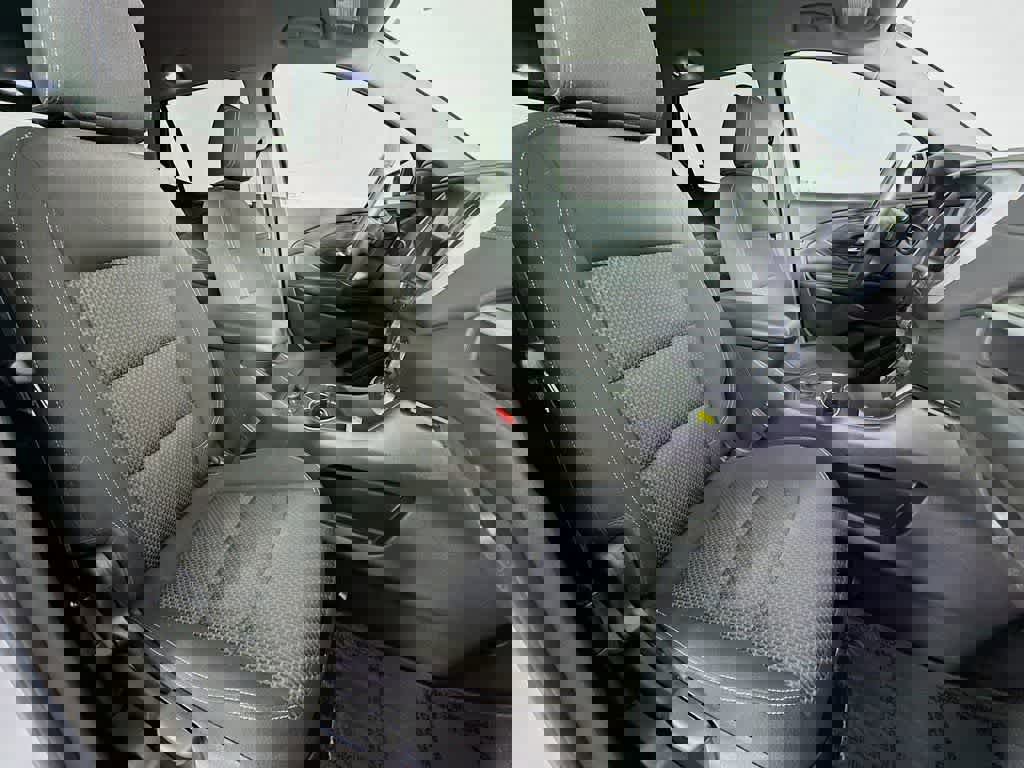 Used 2022 GMC Terrain SLE w/ Driver Convenience Package image 15