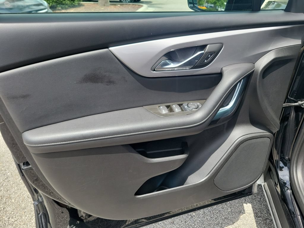 Used 2025 Chevrolet Blazer LT FWD image 25