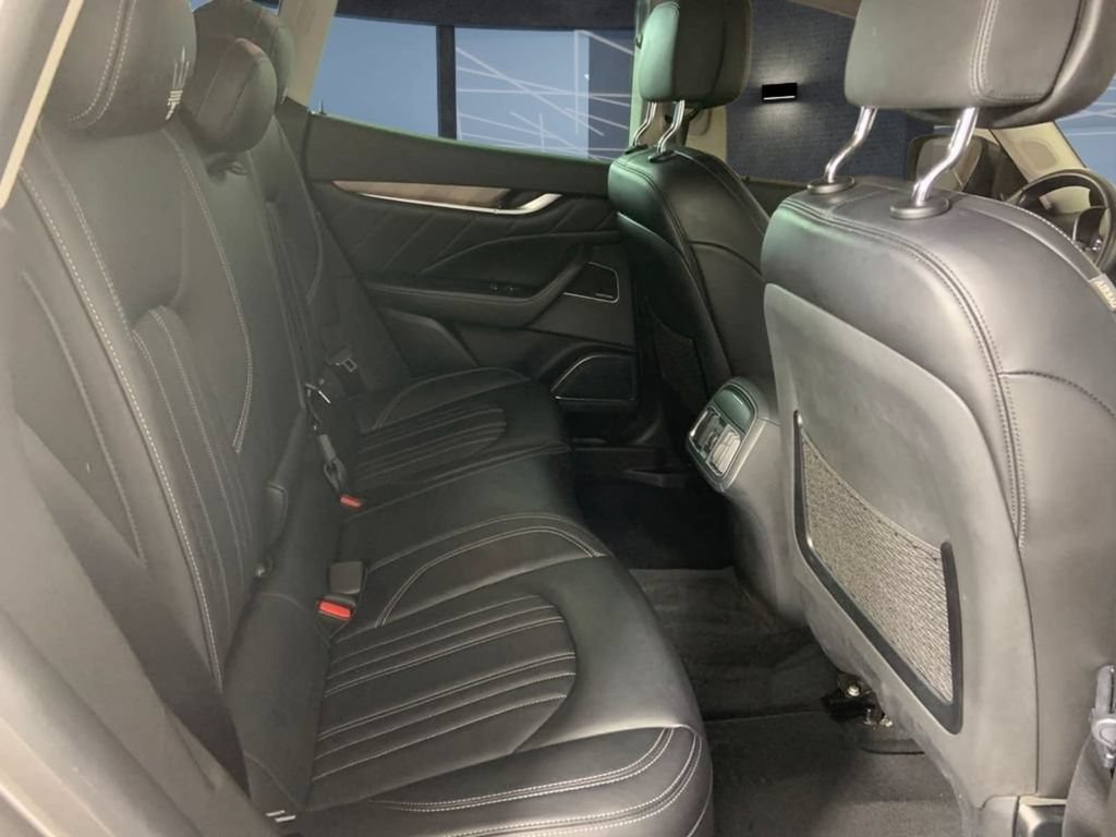 Used 2019 Maserati Levante GranLusso AWD/4WD image 13