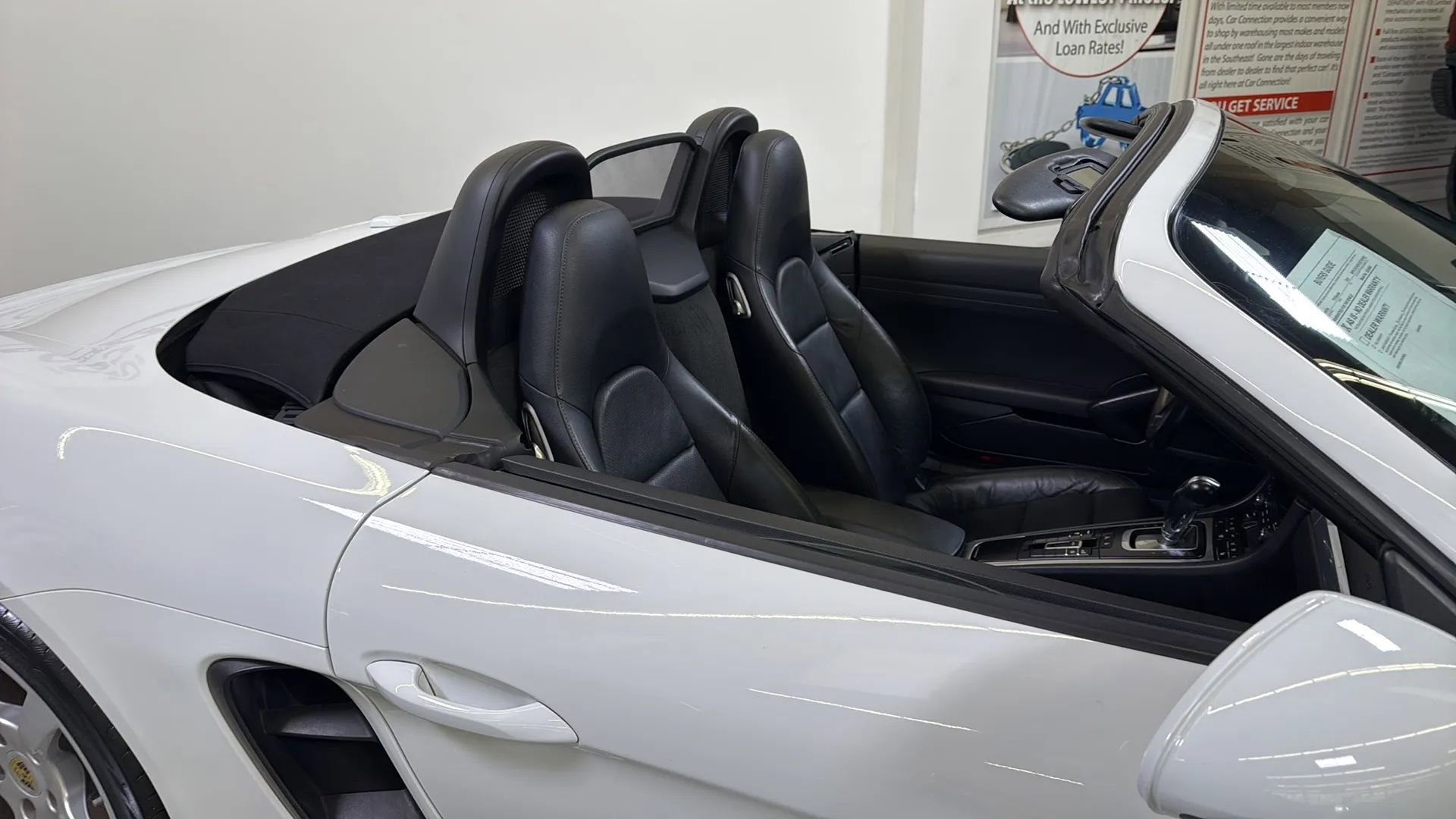 Used 2018 Porsche 718 Boxster RWD image 17