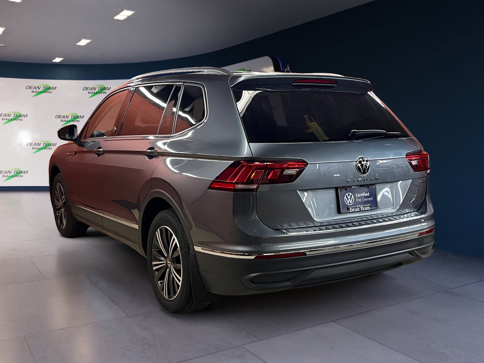 Certified 2024 Volkswagen Tiguan Wolfsburg Edition image 6