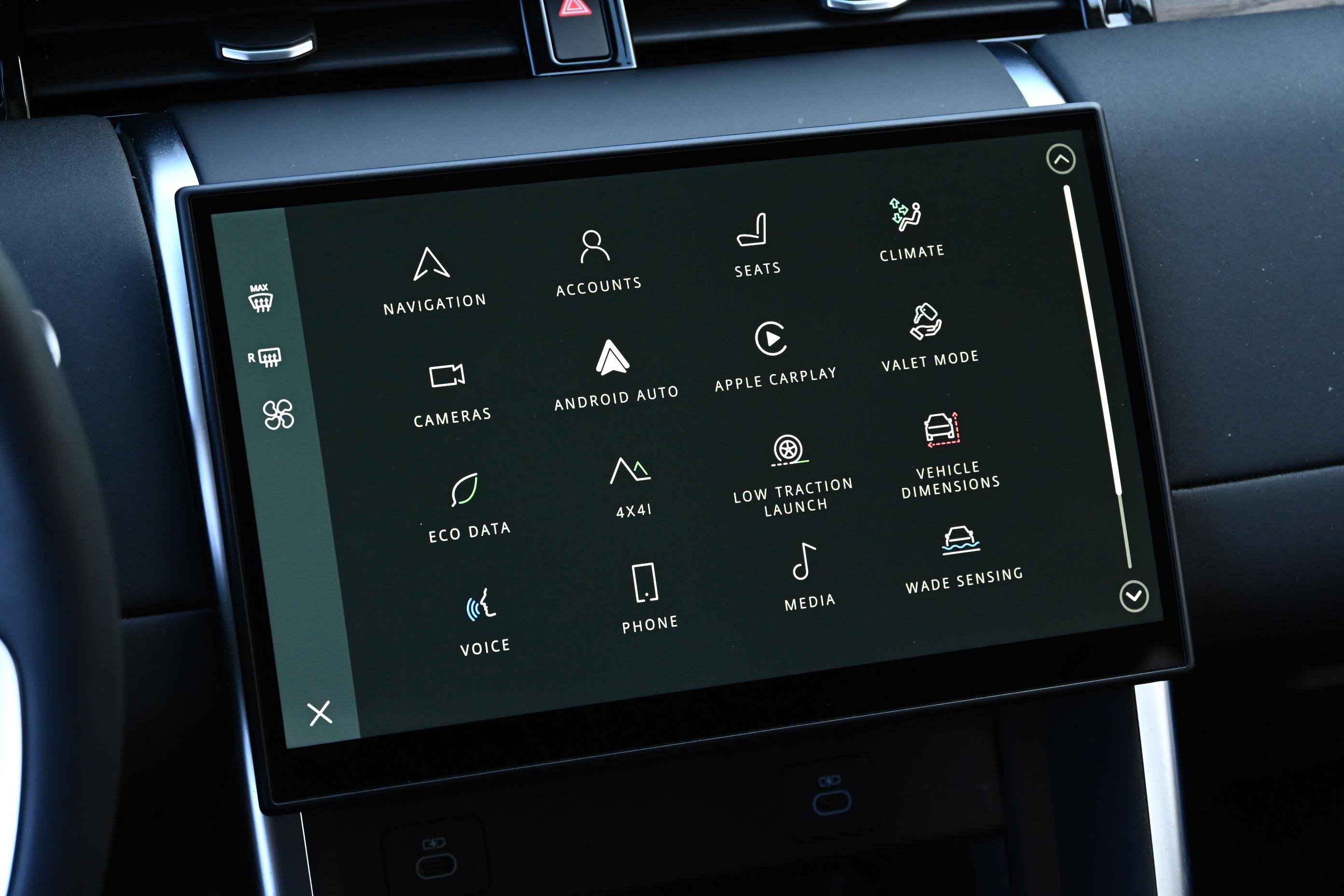 Used 2024 Land Rover Discovery Sport S image 17