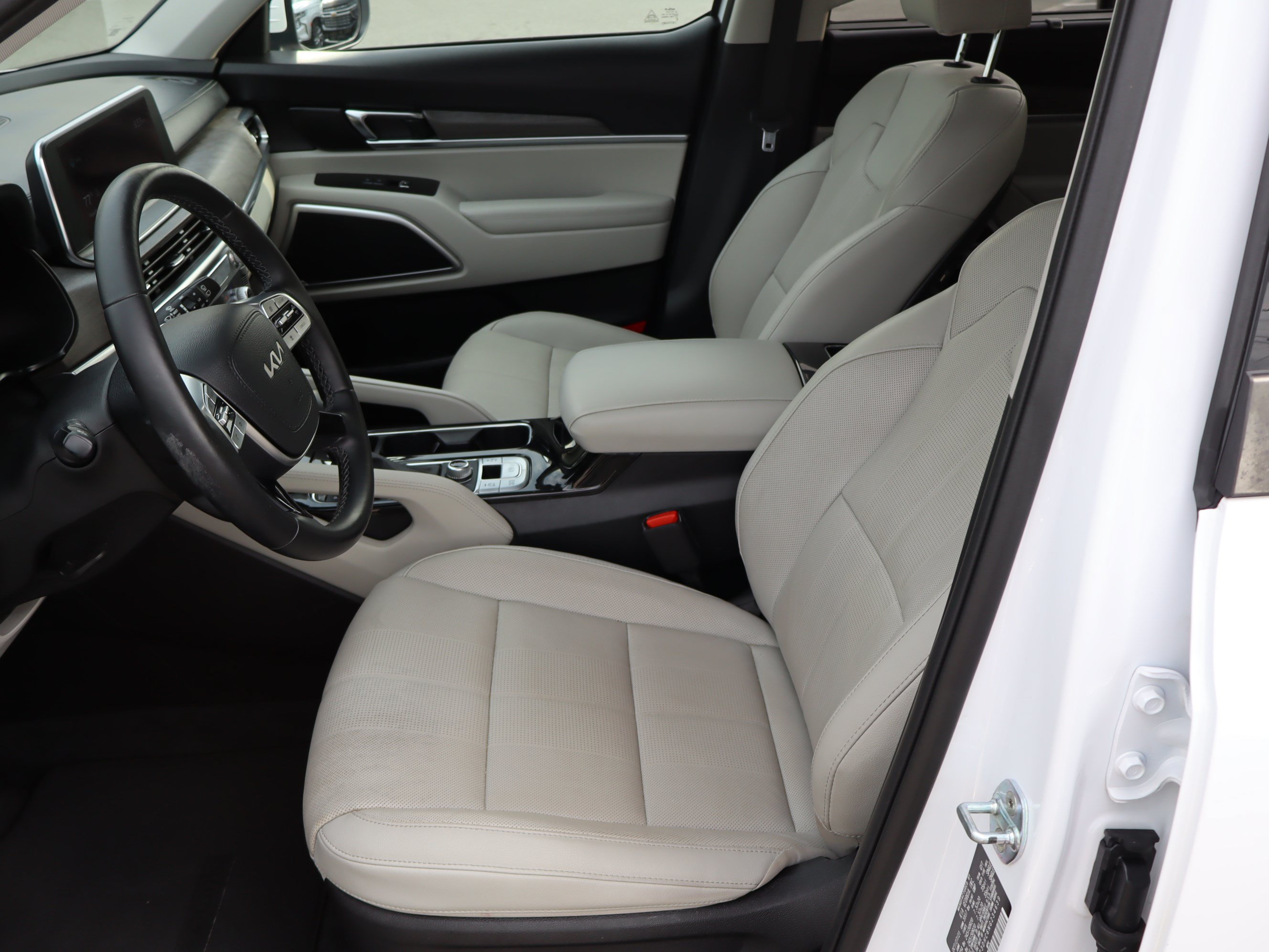 Used 2022 Kia Telluride EX w/ EX Premium Package AWD/4WD image 16