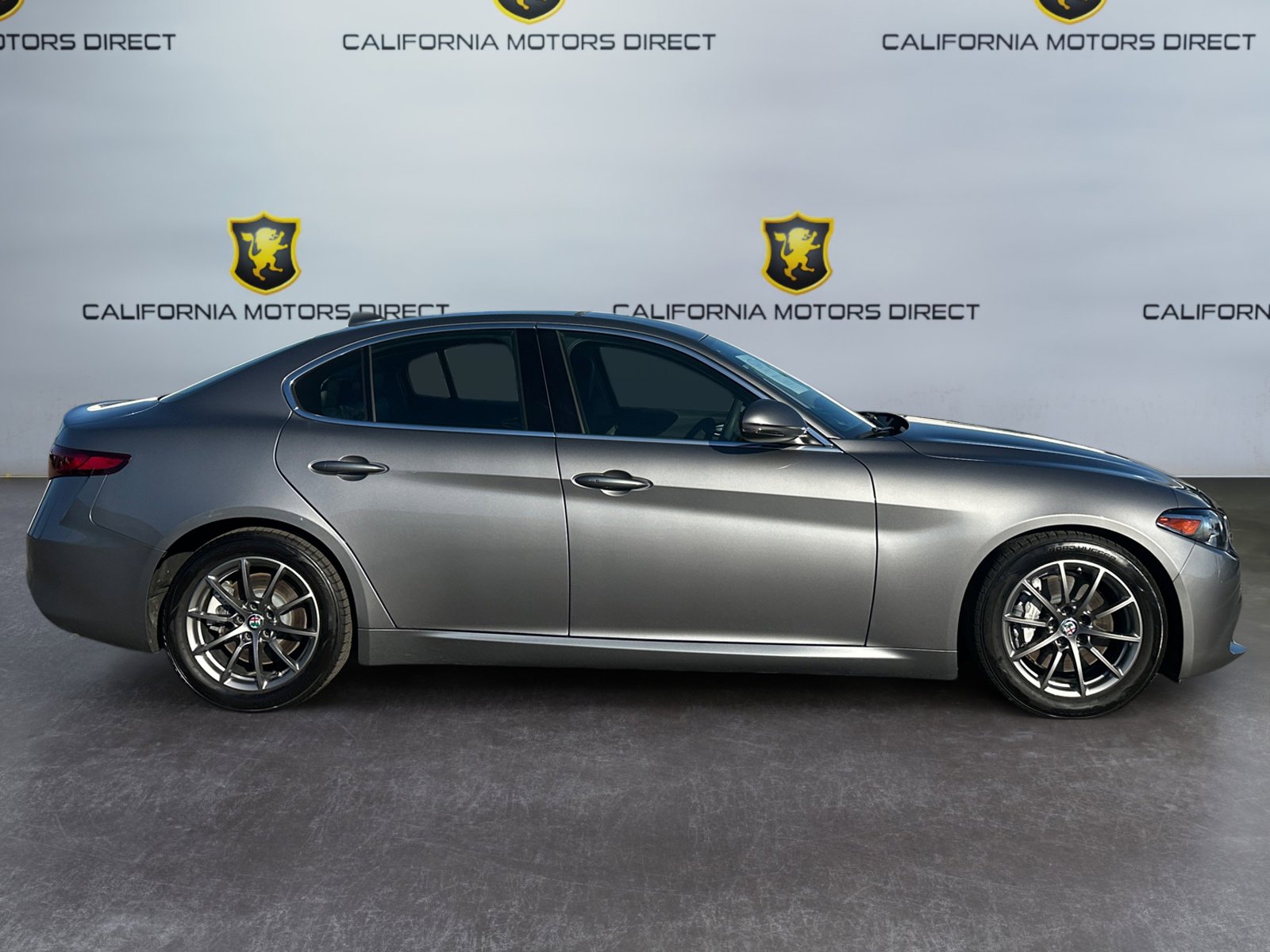 Used 2018 Alfa Romeo Giulia image 6
