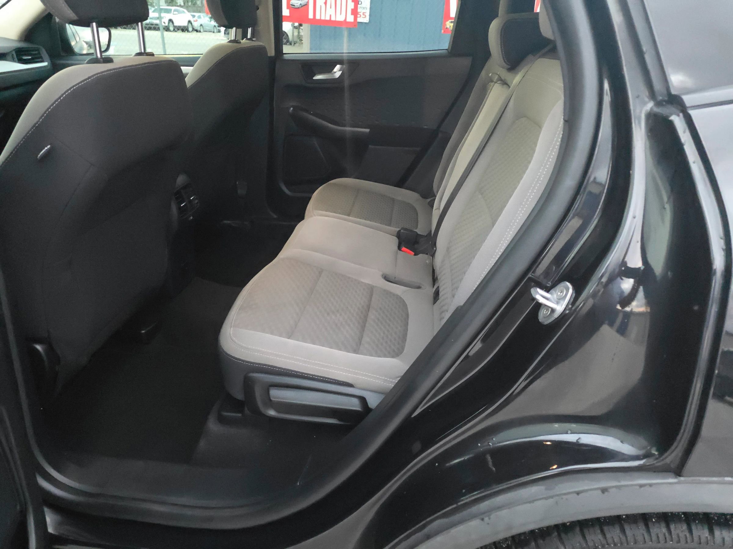 Used 2020 Ford Escape SE image 22
