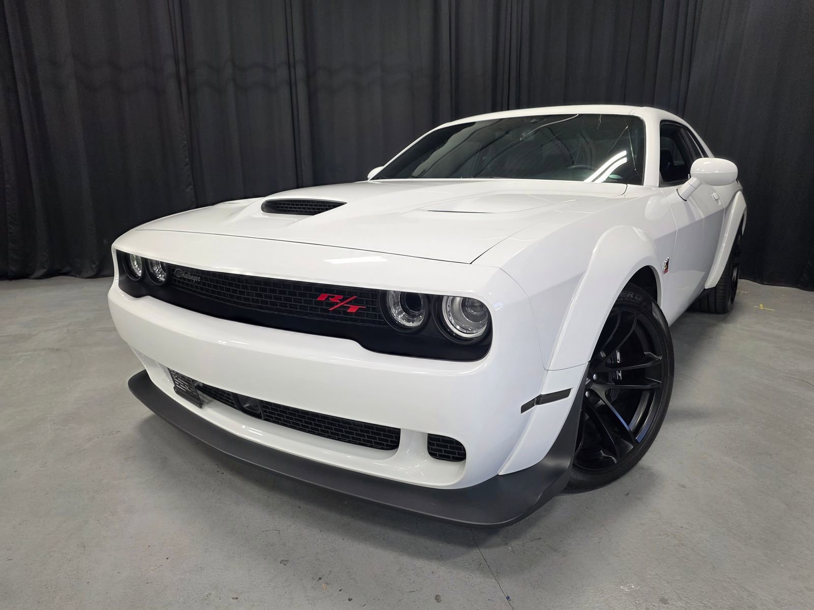 Used 2023 Dodge Challenger R/T Scat Pack RWD image 3