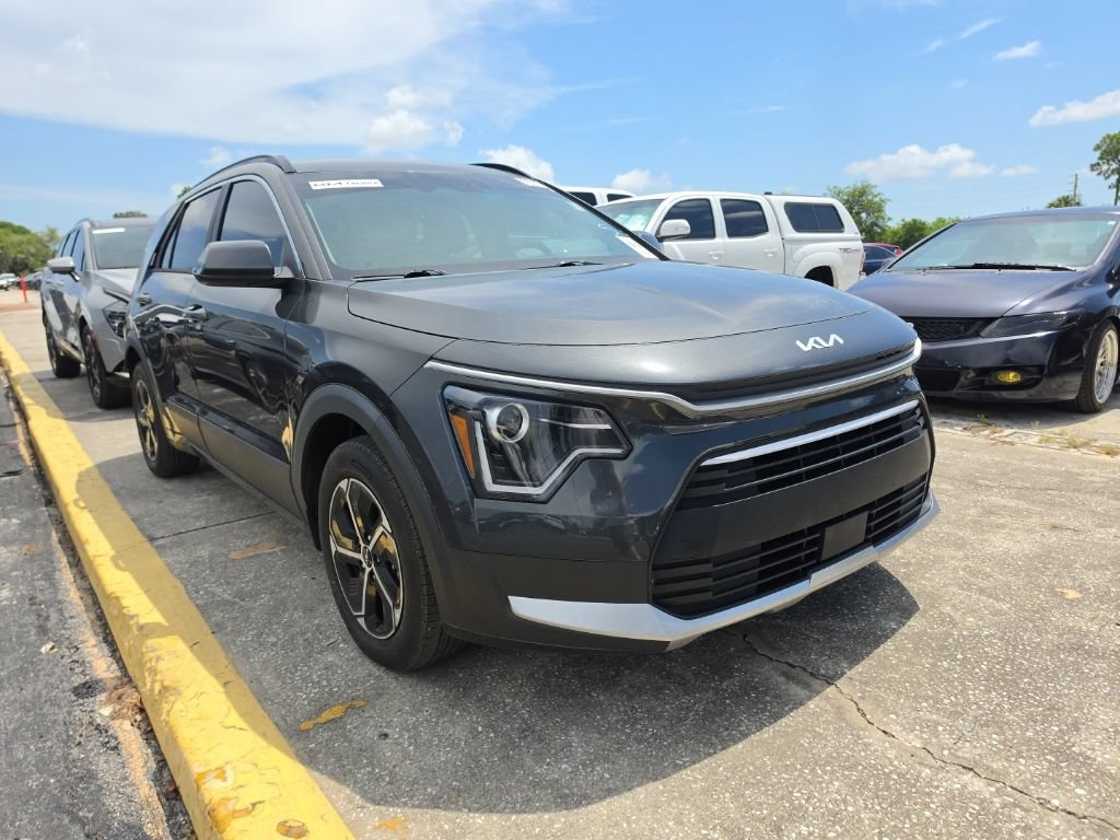 Certified 2024 Kia Niro EX FWD image 2