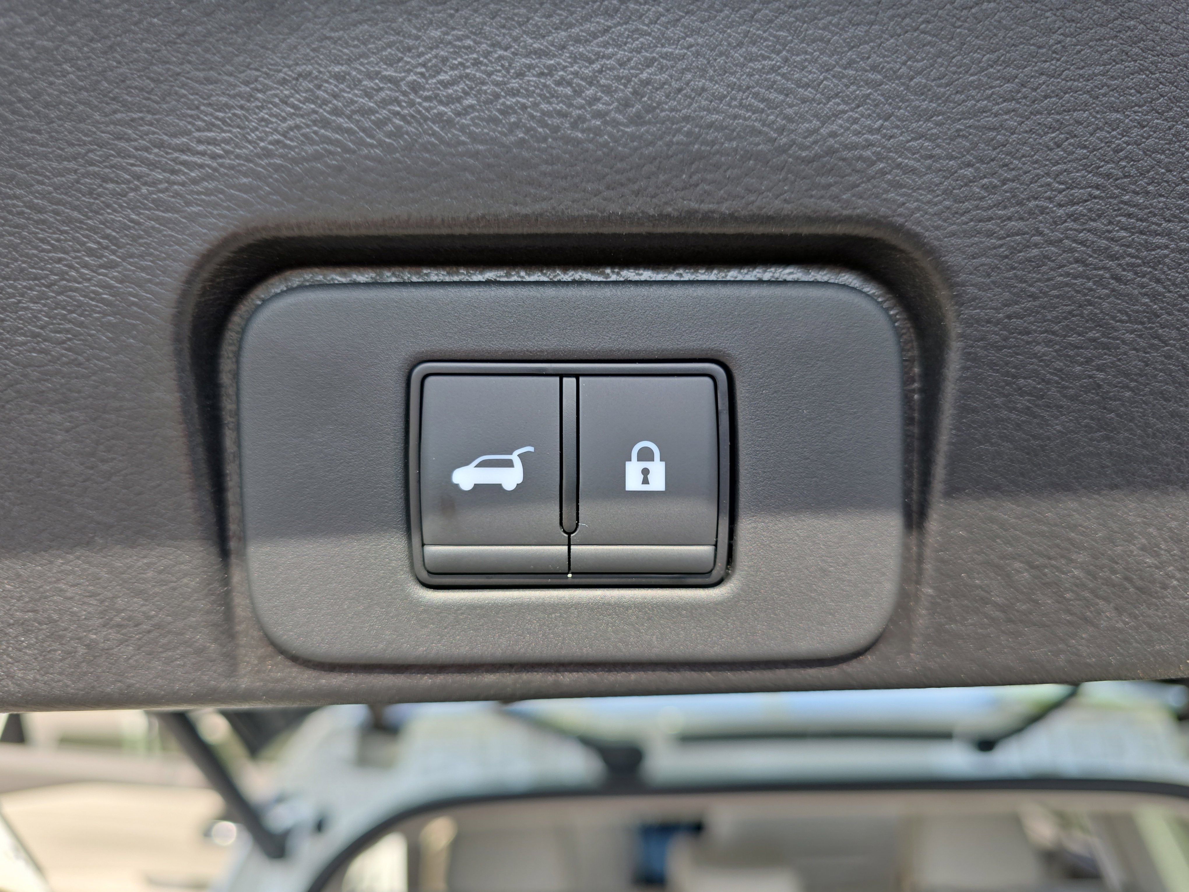 Used 2023 Nissan Rogue SV w/ SV Premium B Package FWD image 13