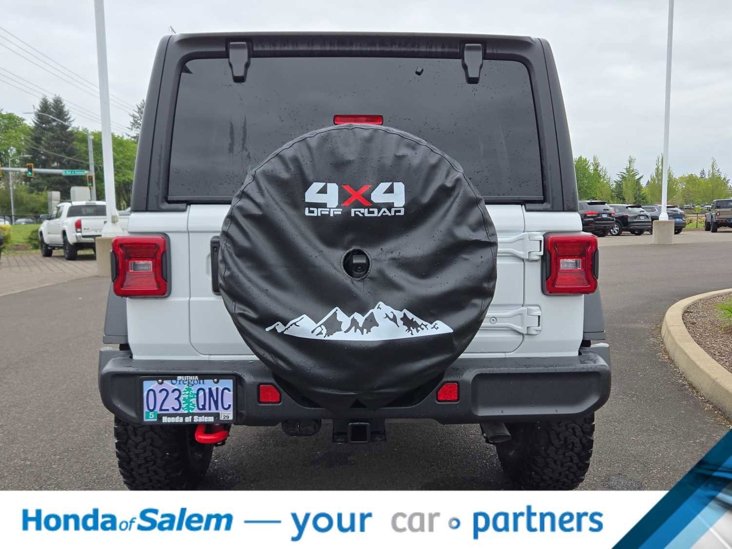Used 2024 Jeep Wrangler Unlimited Rubicon w/ Technology Group AWD/4WD image 5